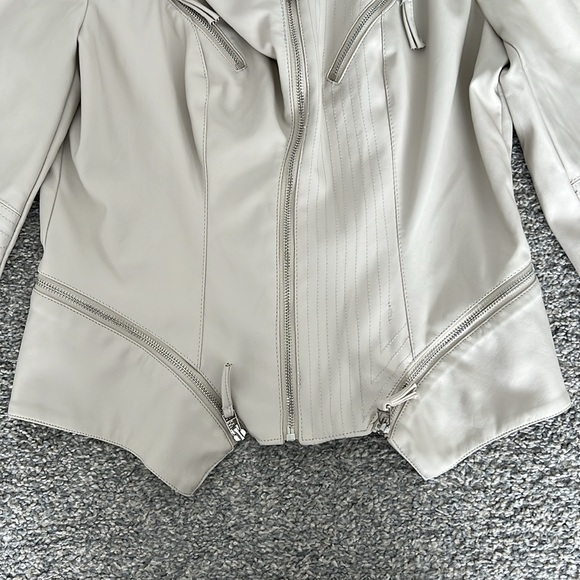 Women’s Blank NYC Cream Faux Leather Jacket. Size Medium. - Picture 7 of 10